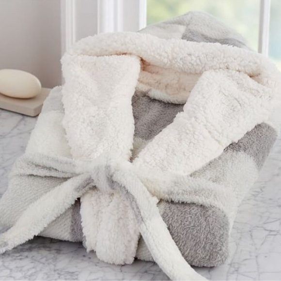 Pottery Barn Sherpa Robenull